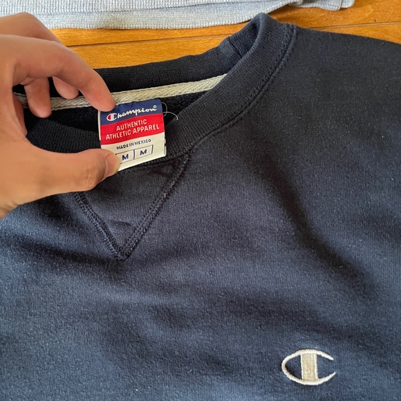Champion and Nike Vintage Clothing for Cheap! - Picture 6 of 8